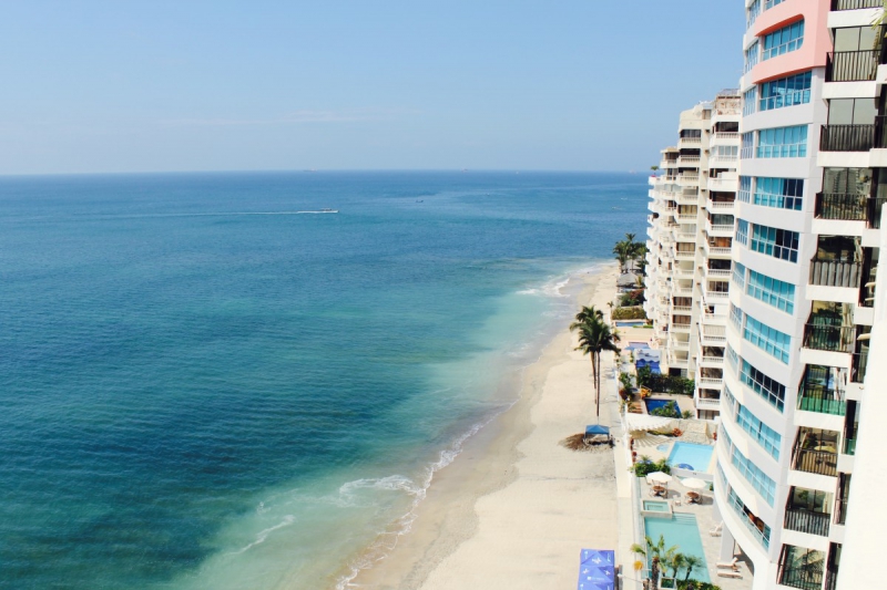 chambre-hote-CASTAGNIERS-min_beach_ocean_shore_hotel_palm_tree-33726